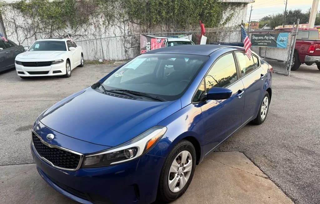 2017 KIA FORTE LX 4