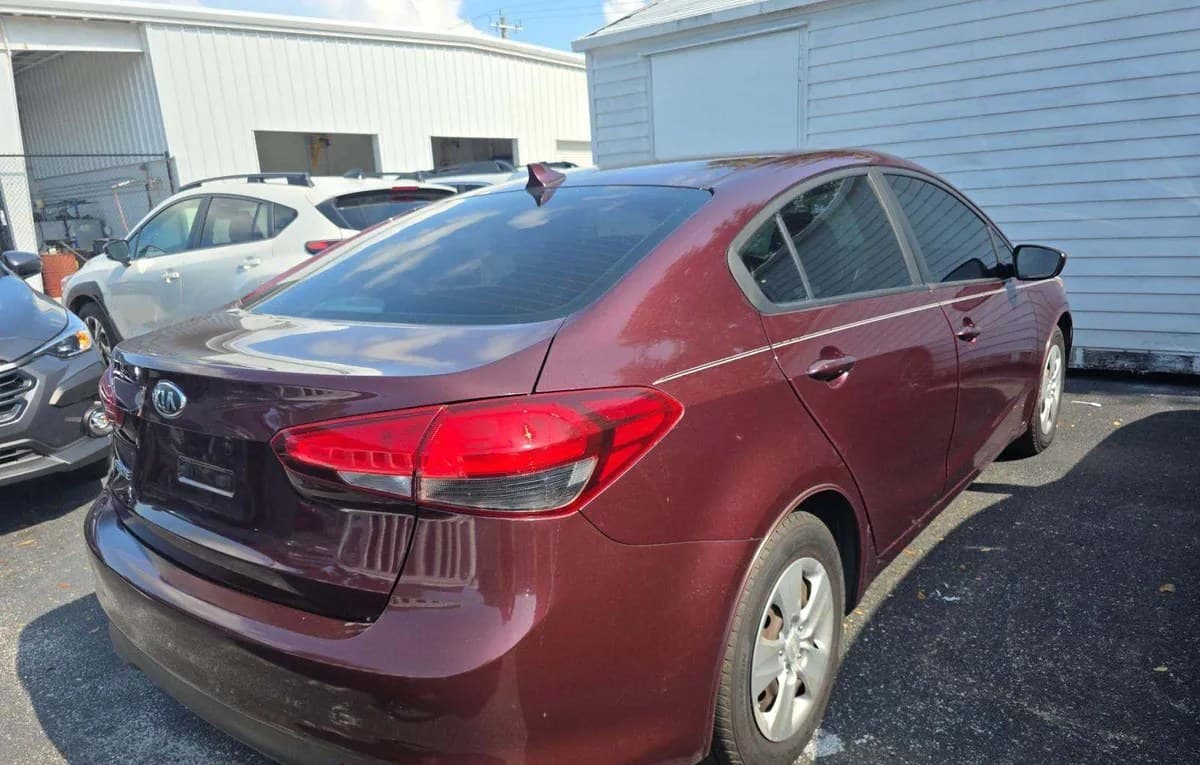 2017 KIA FORTE LX 4