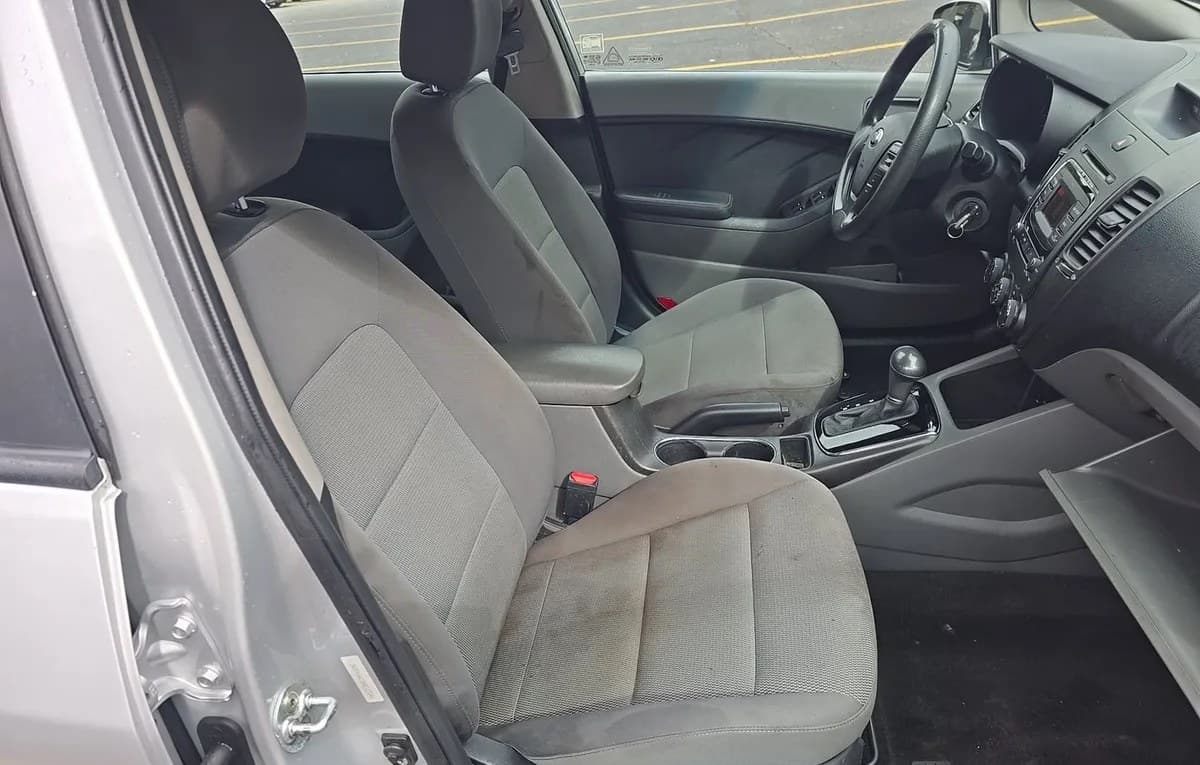 2017 KIA FORTE LX 4