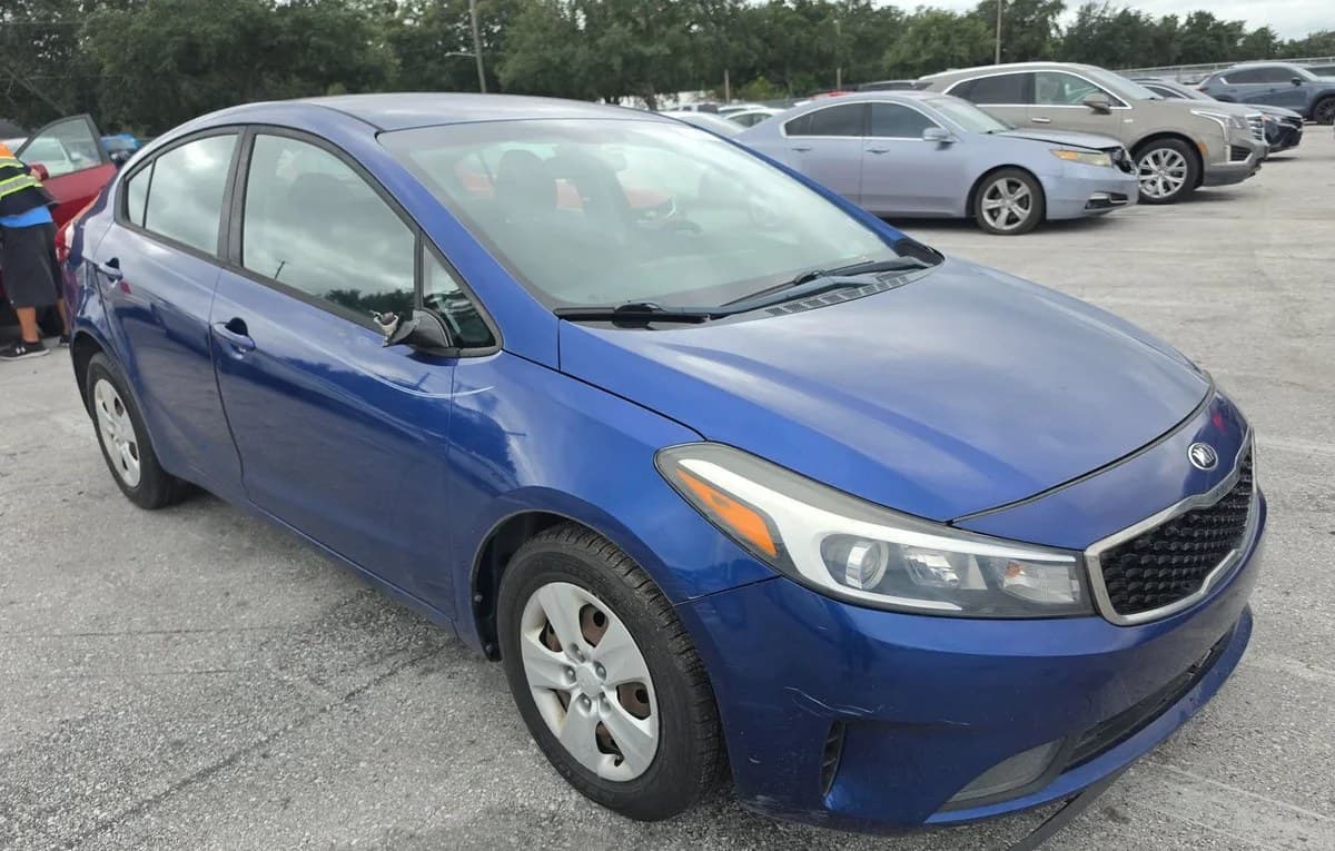 2018 KIA FORTE LX SEDAN 4