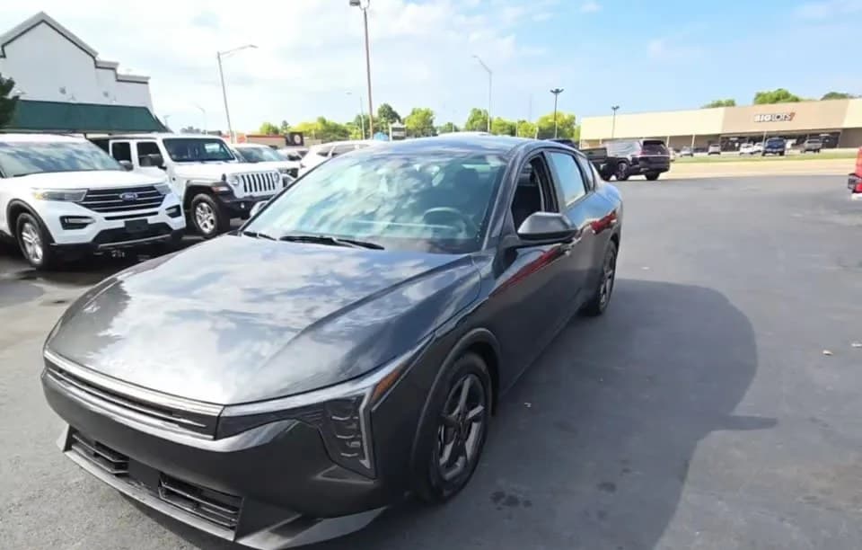 2025 KIA K4 LXS 2
