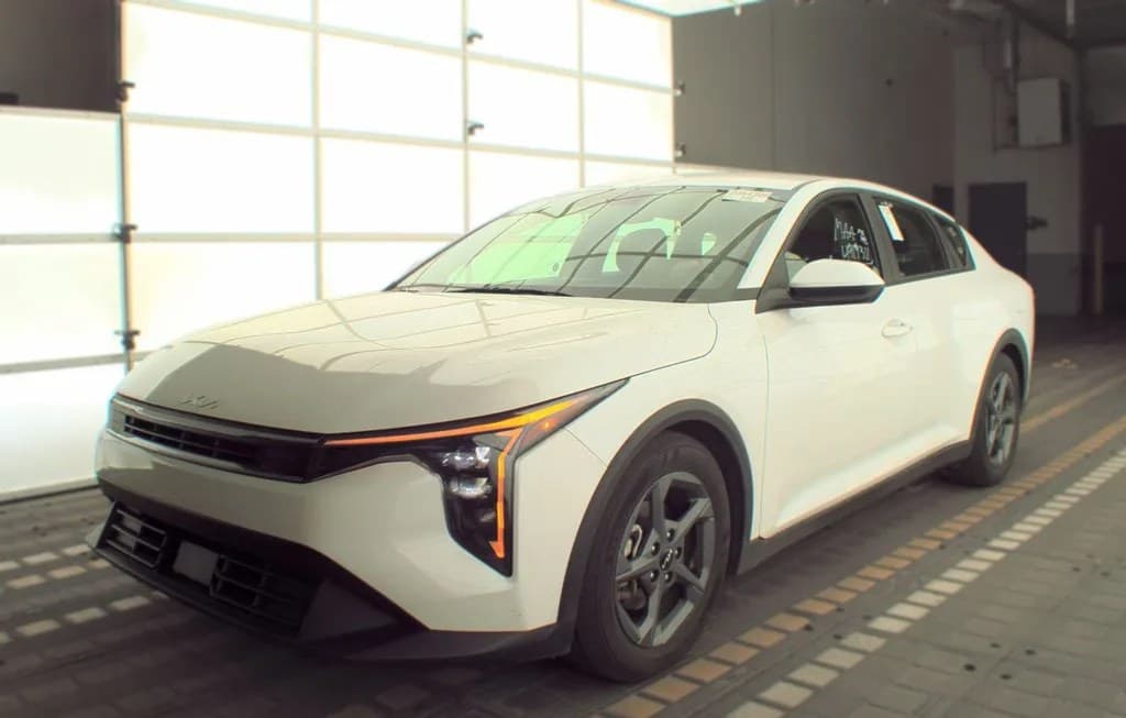 2025 KIA K4 LXS 1