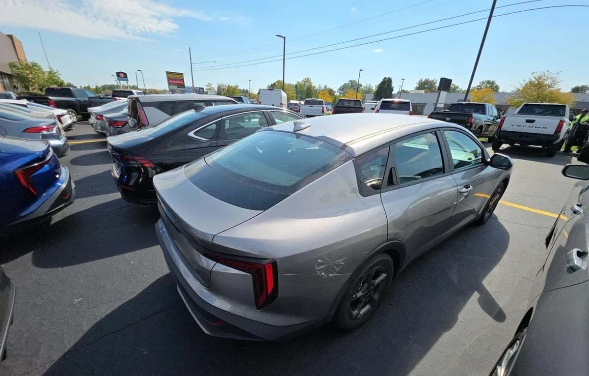2025 KIA K4 LXS 4