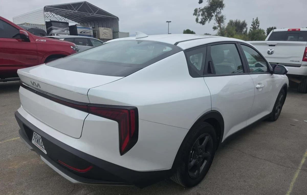 2025 KIA K4 LXS 4