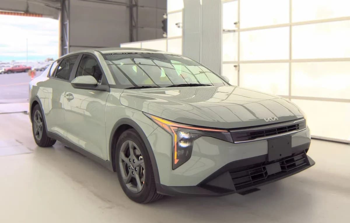 2025 KIA K4 LXS 4