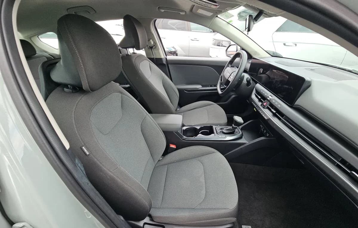 2025 KIA K4 LXS 5