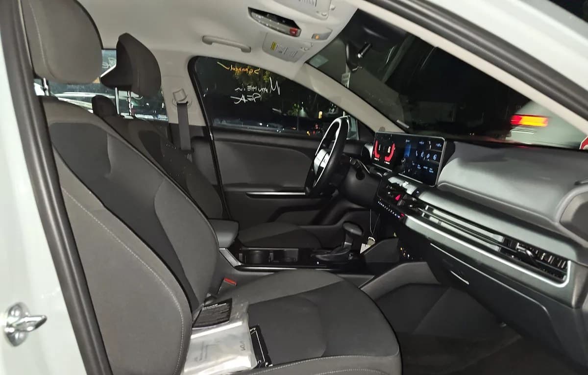 2025 KIA K4 LXS 5