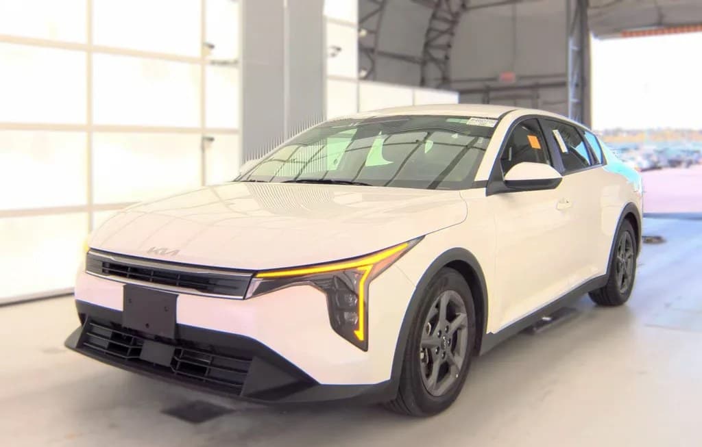 2025 KIA K4 LXS