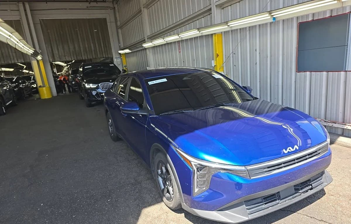 2025 KIA K4 LXS 4
