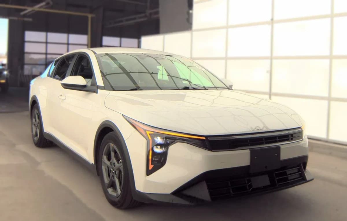 2025 KIA K4 LXS 4