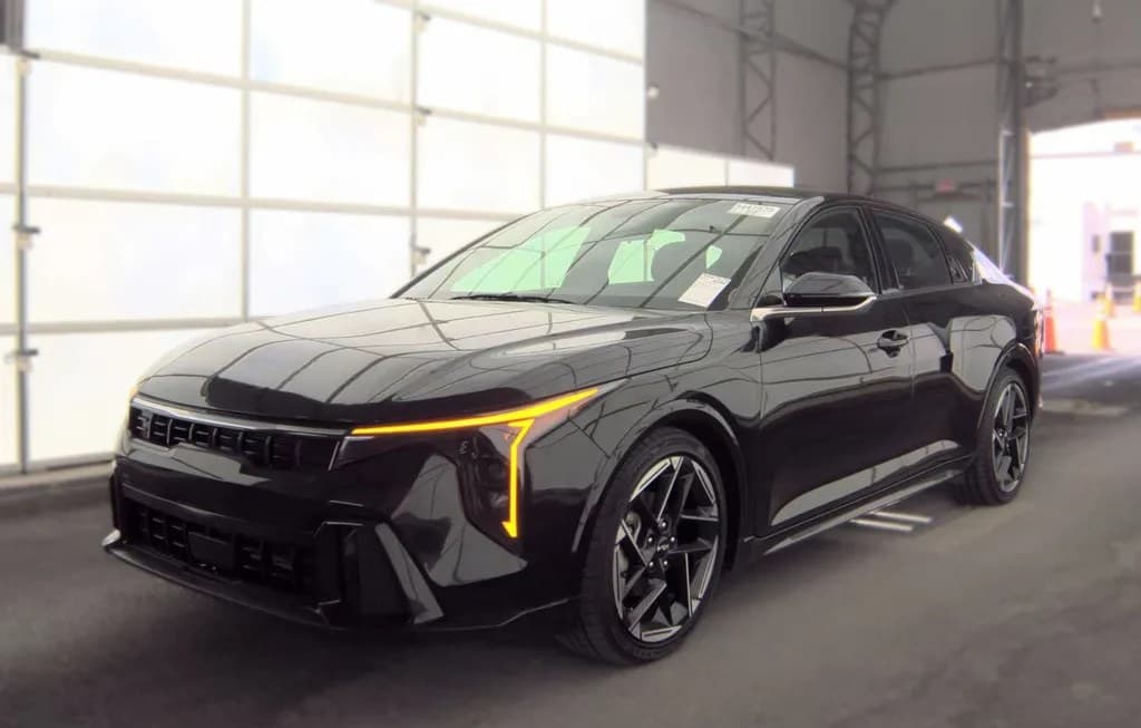2025 KIA K4 GT-LINE