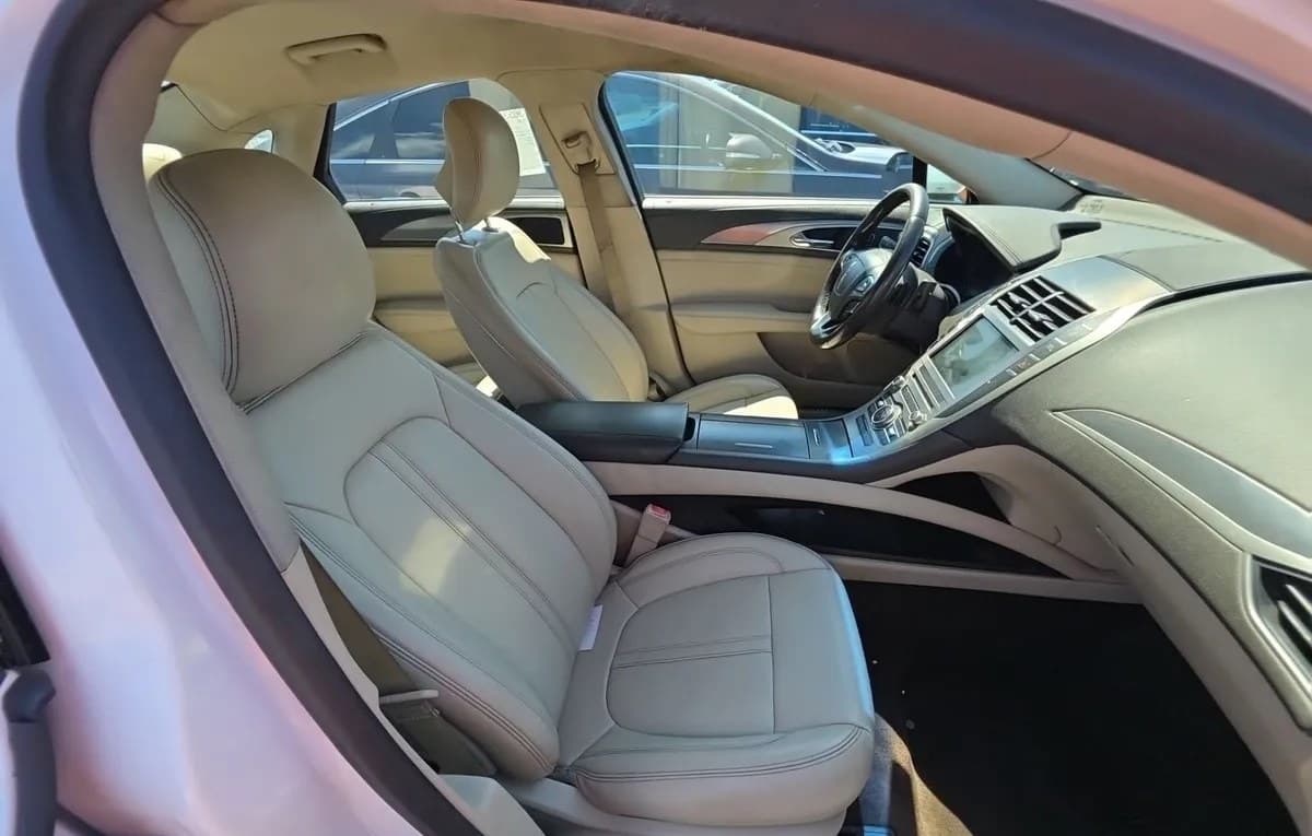 2018 LINCOLN MKZ Premiere 4