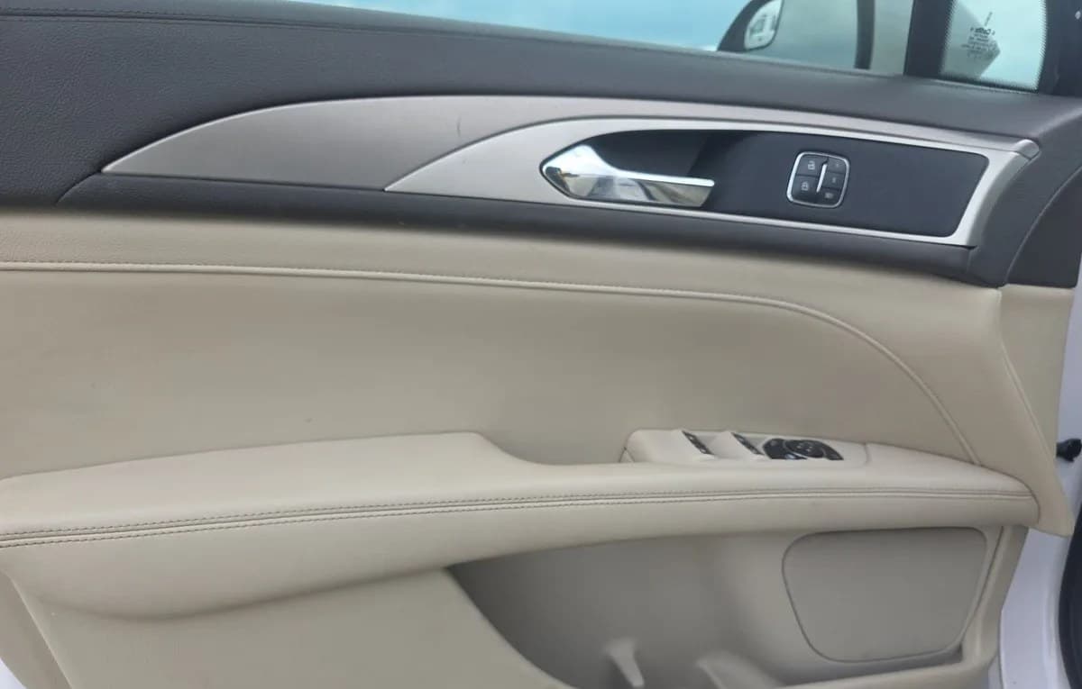 2017 LINCOLN MKZ Select 6