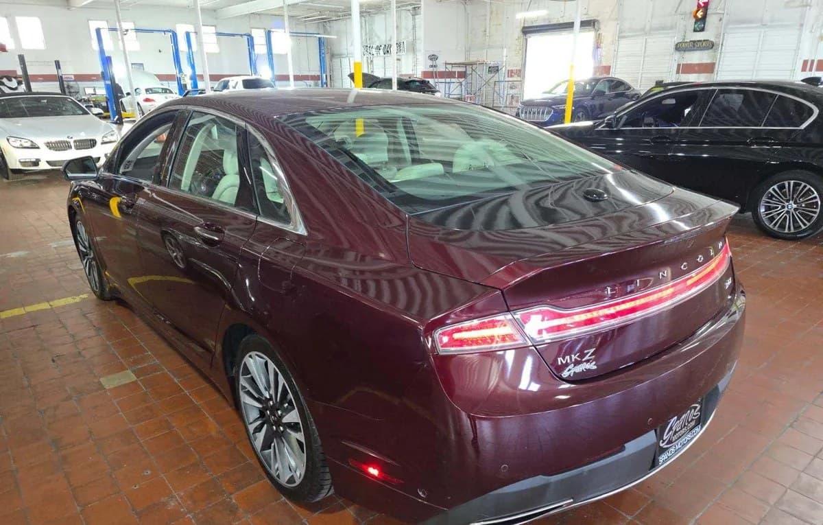 2017 LINCOLN MKZ Reserve 3