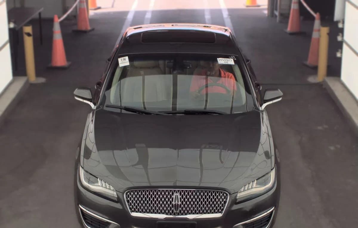 2018 LINCOLN MKZ Reserve 3