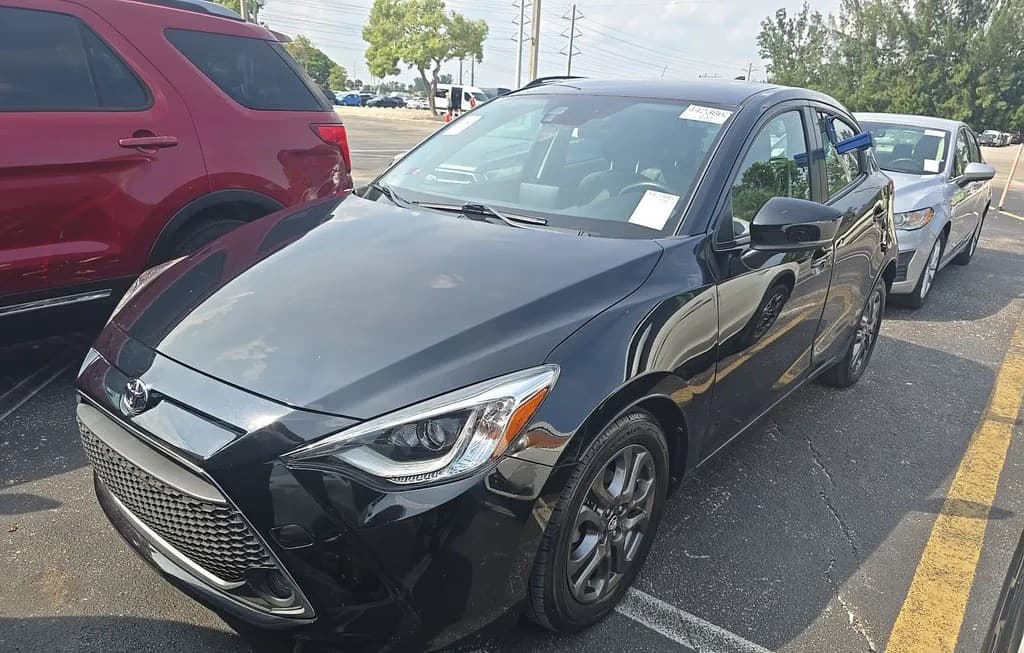 2020 TOYOTA YARIS HATCHBACK XLE
