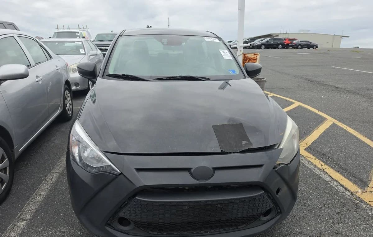 2019 TOYOTA YARIS LE 2