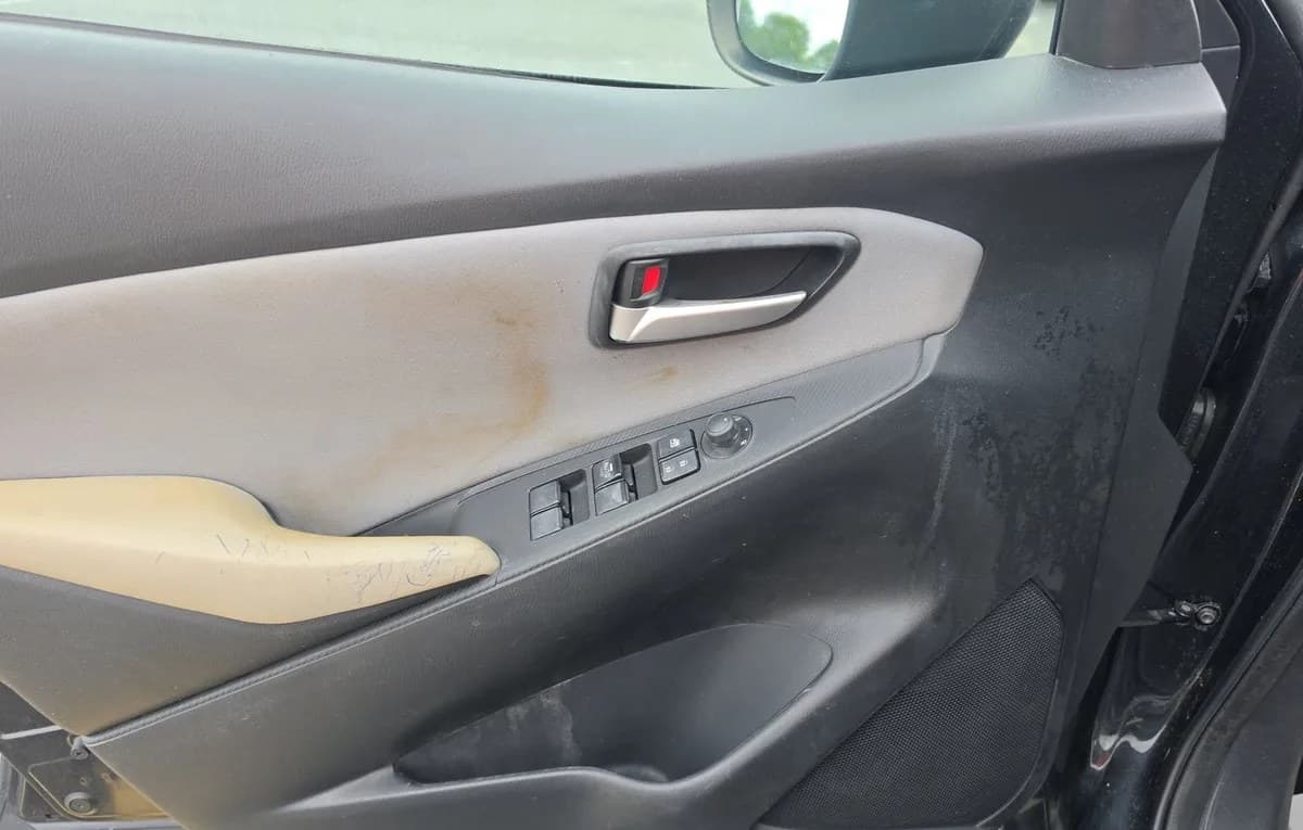 2019 TOYOTA YARIS LE 5