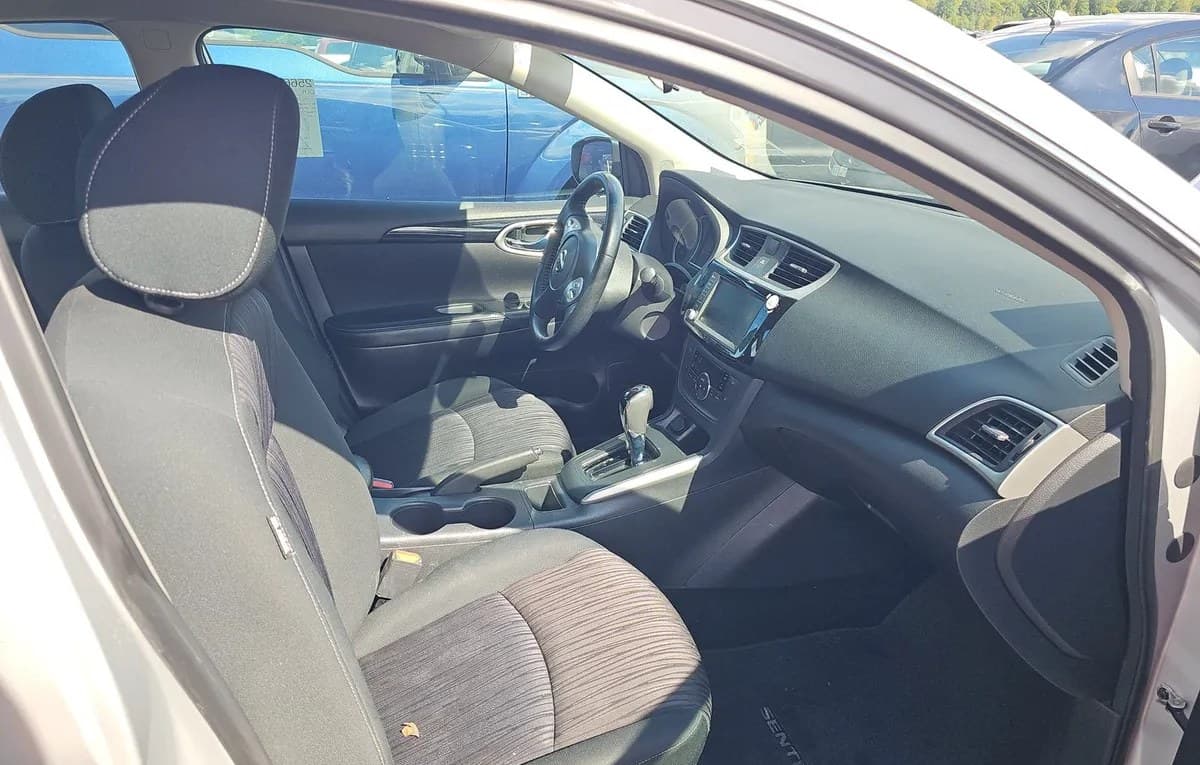 2019 NISSAN SENTRA SV 4