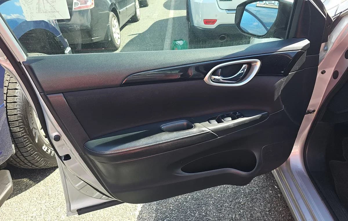 2019 NISSAN SENTRA SV 5