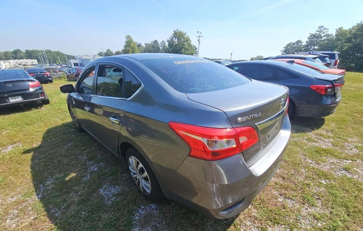2018 NISSAN SENTRA S 3