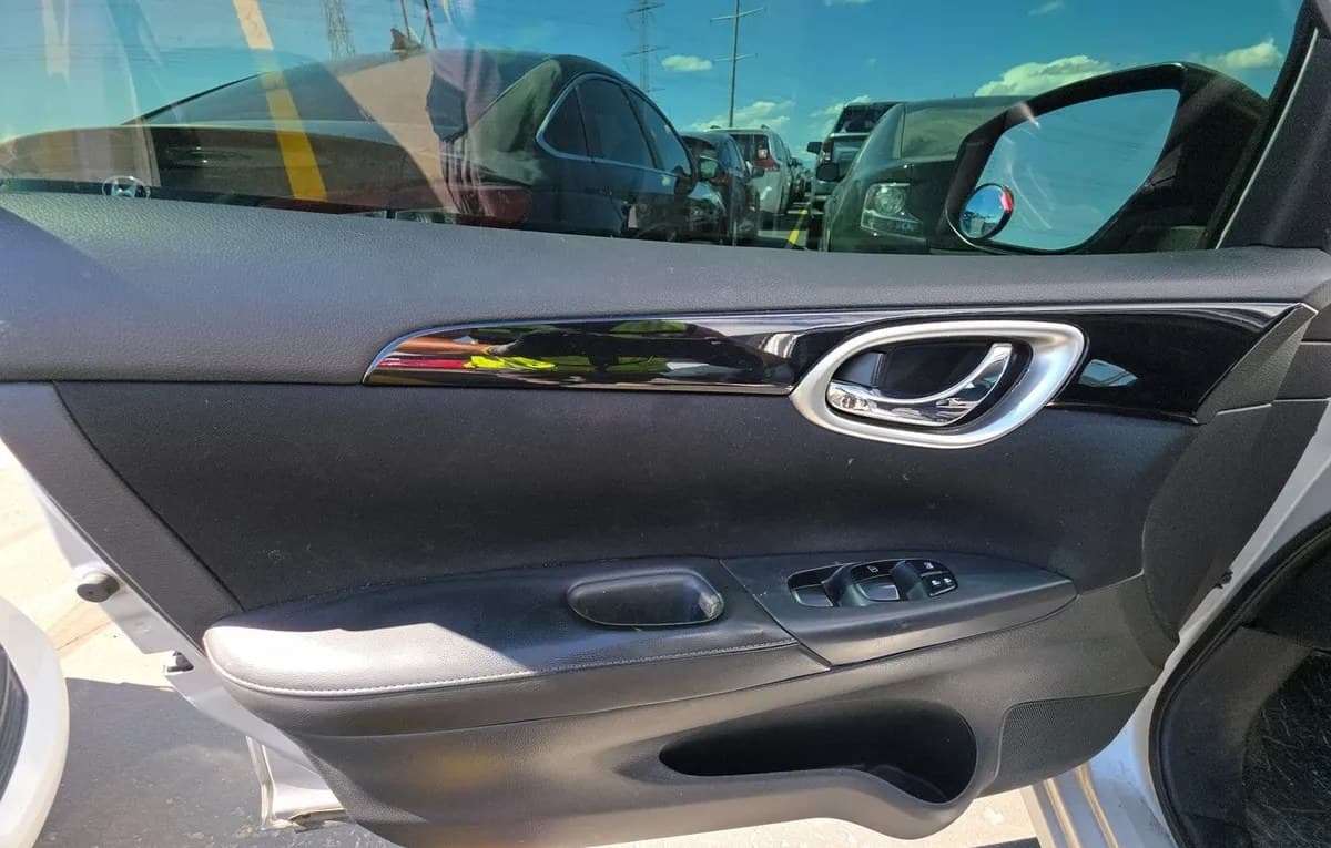 2017 NISSAN SENTRA SV 5