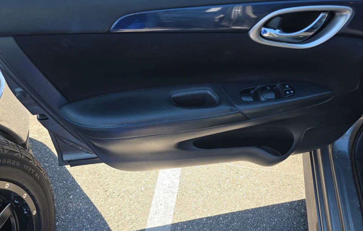 2017 NISSAN SENTRA SR 5