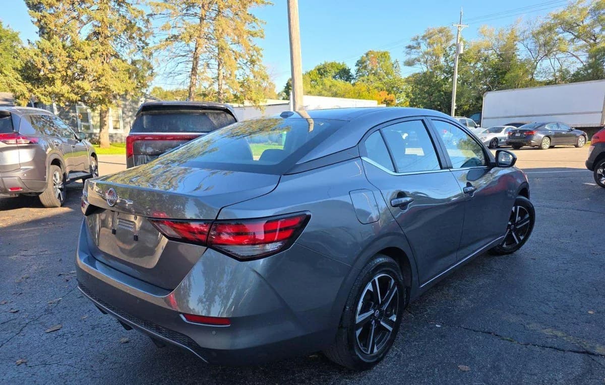 2025 NISSAN SENTRA SV 4