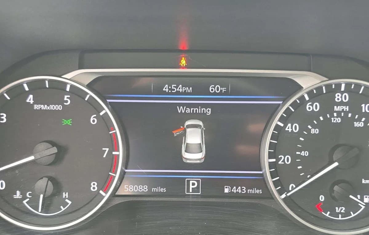 2024 NISSAN SENTRA SV 6