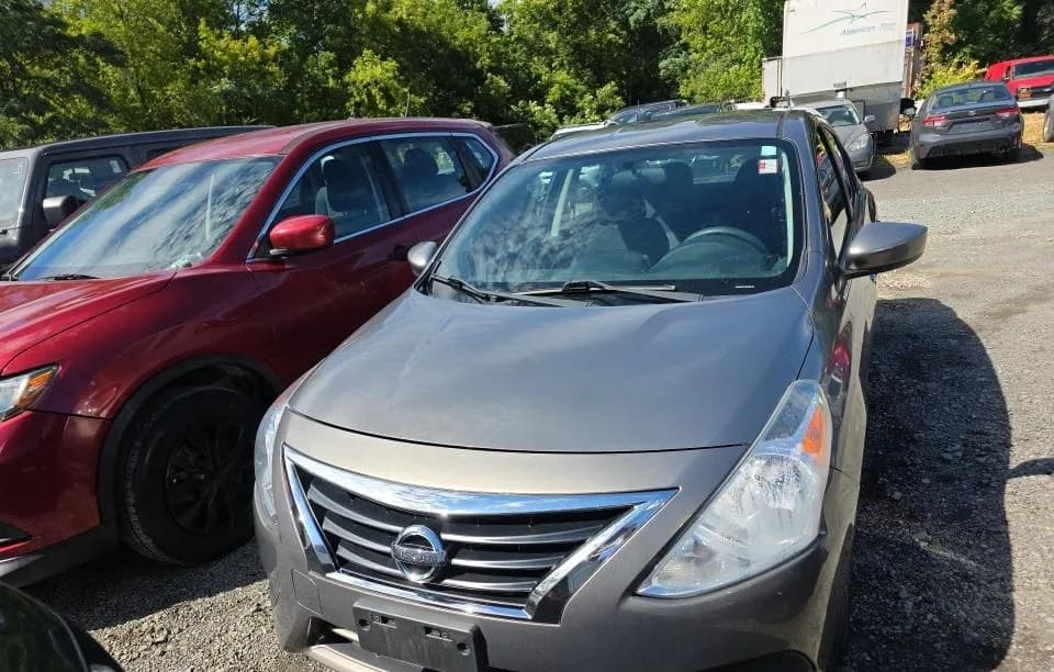 2017 NISSAN VERSA 1.6 SV 2