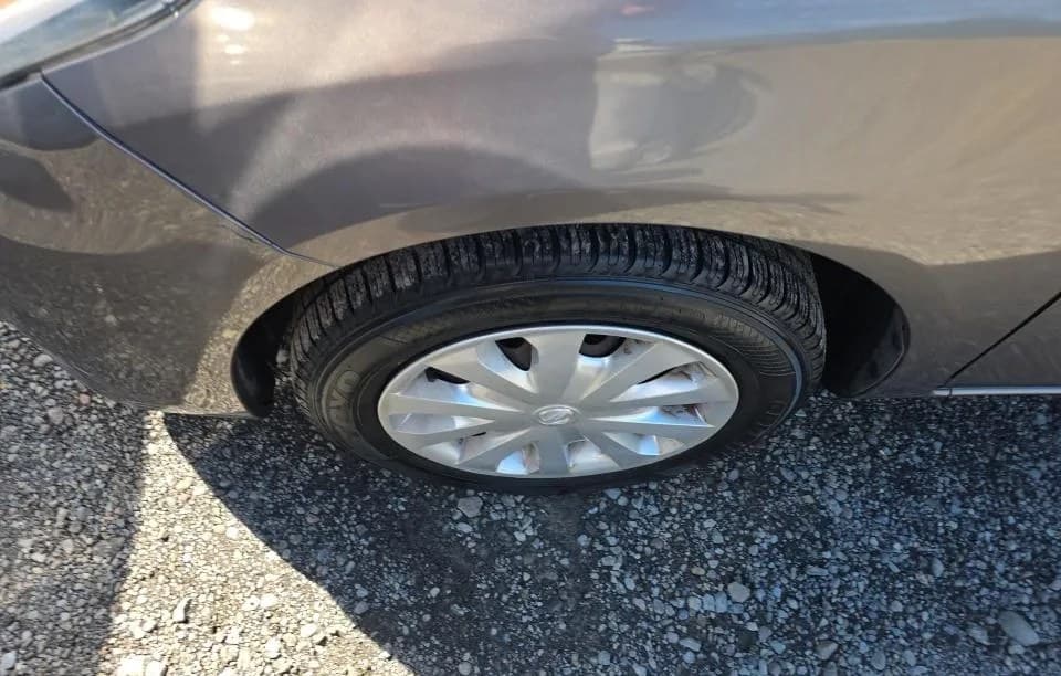 2017 NISSAN VERSA 1.6 SV 4