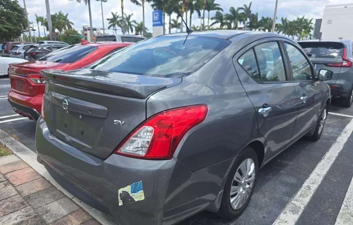 2017 NISSAN VERSA 1.6 SV 2