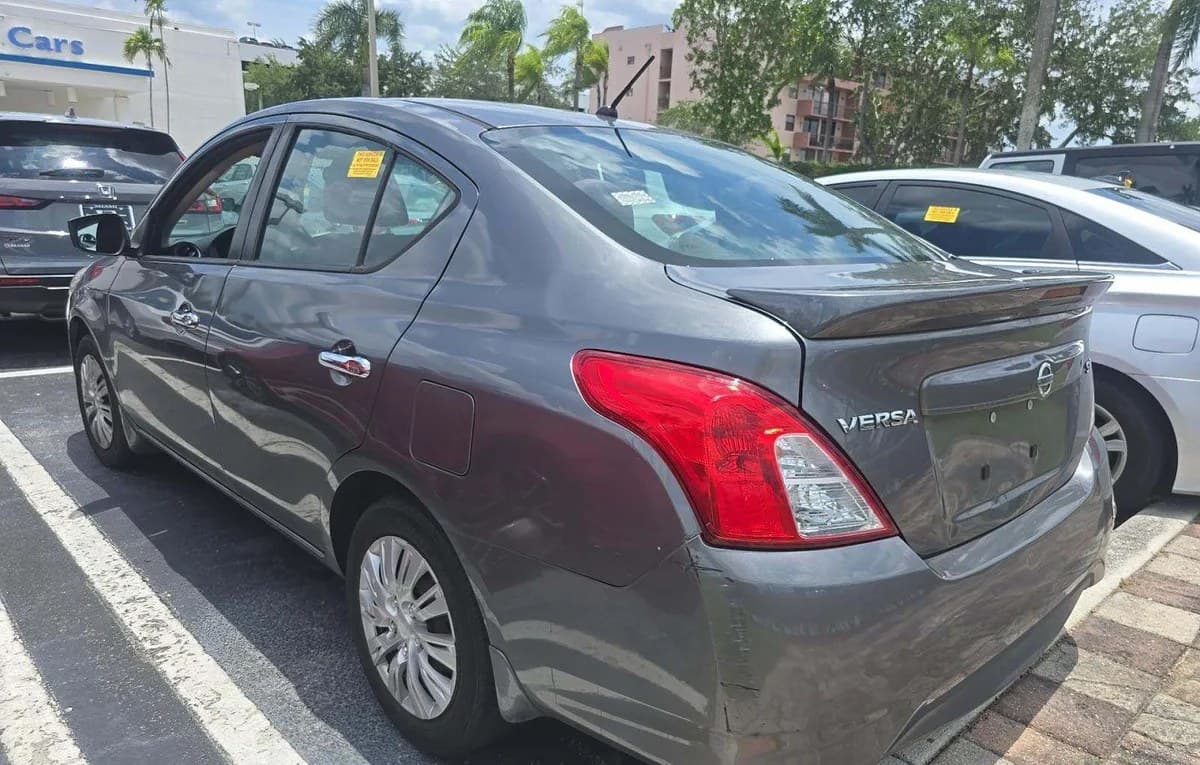 2017 NISSAN VERSA 1.6 SV 3