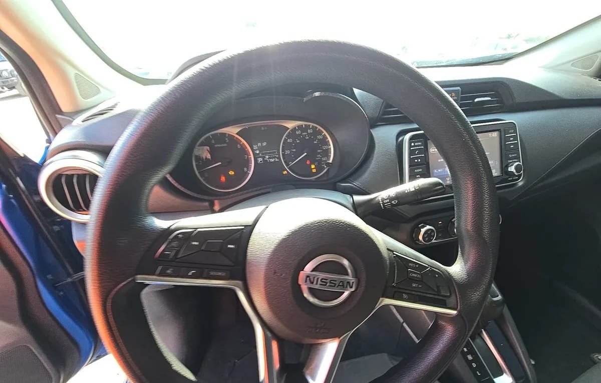 2020 NISSAN VERSA S 7