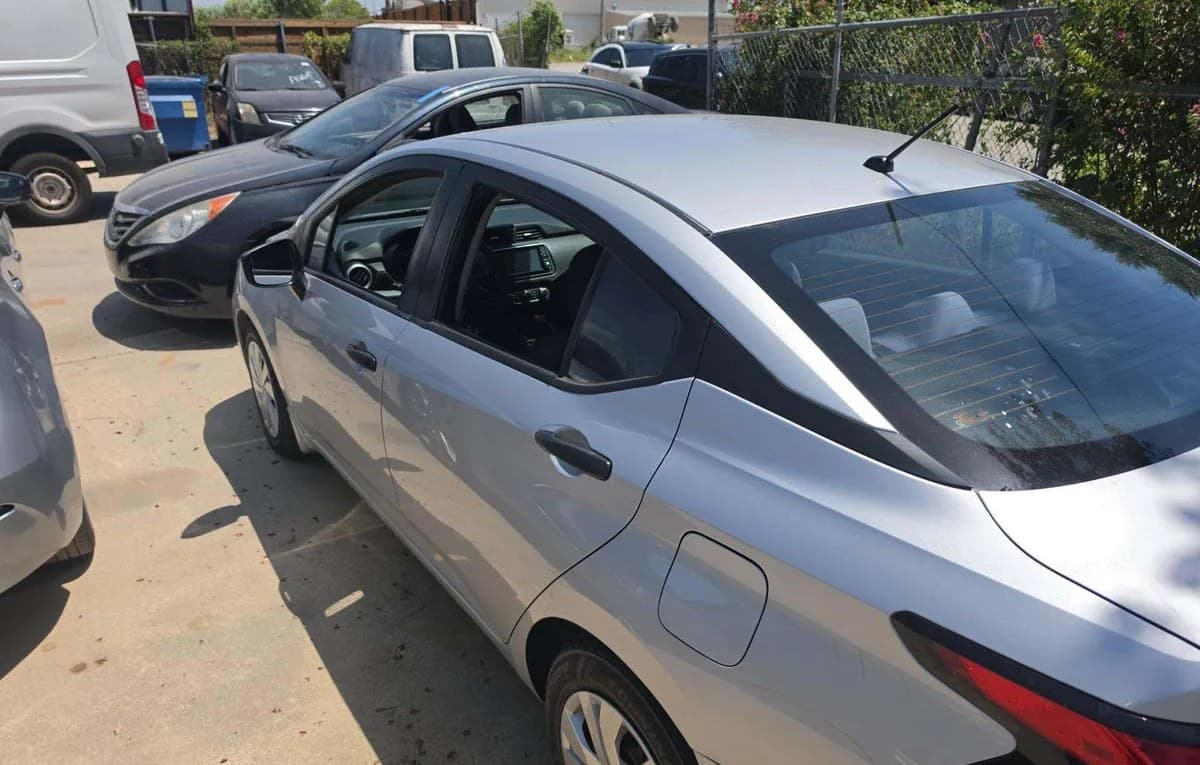2020 NISSAN VERSA S 3