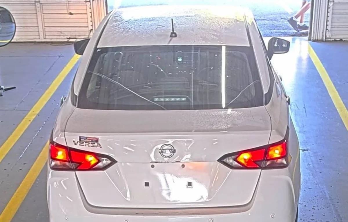 2021 NISSAN VERSA S 3