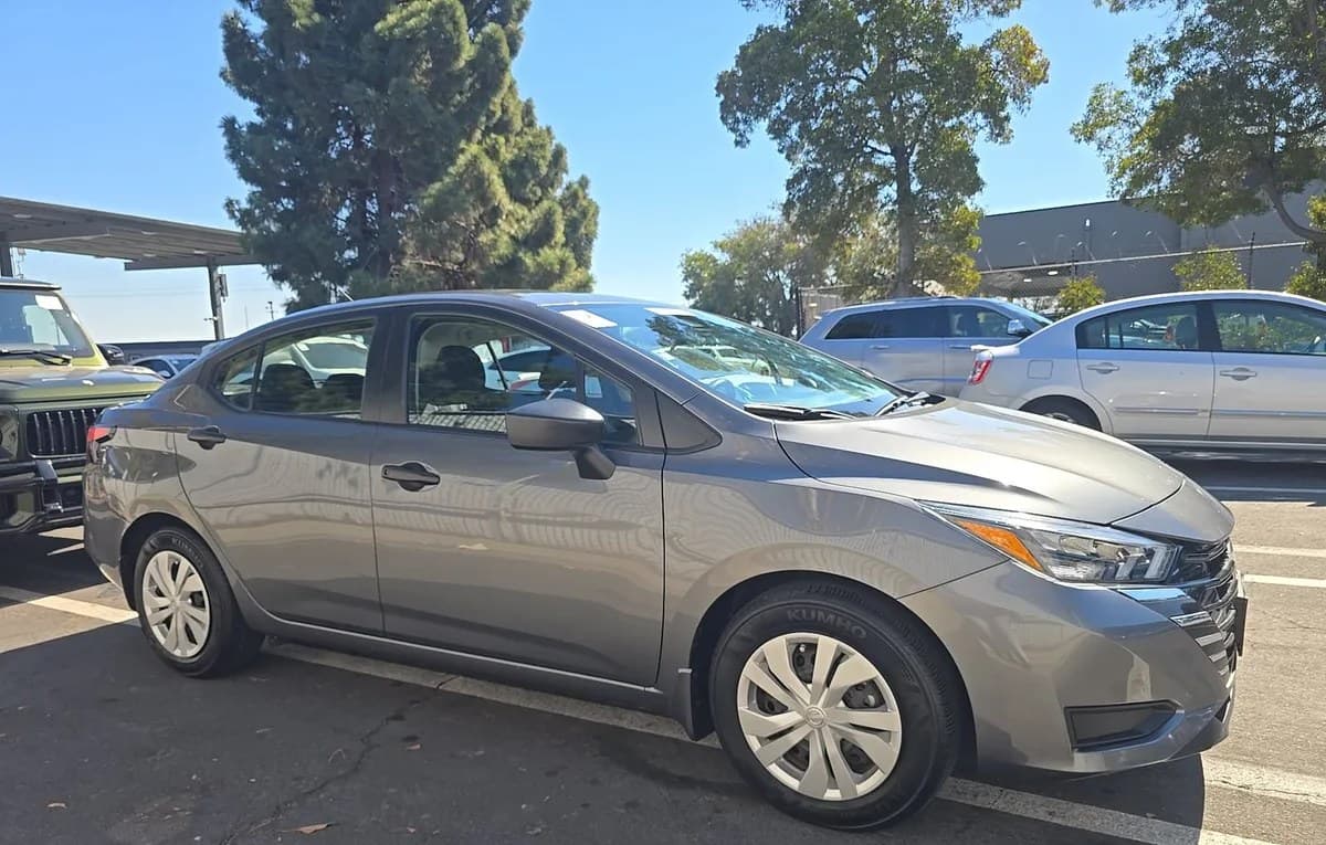 2025 NISSAN VERSA S 4