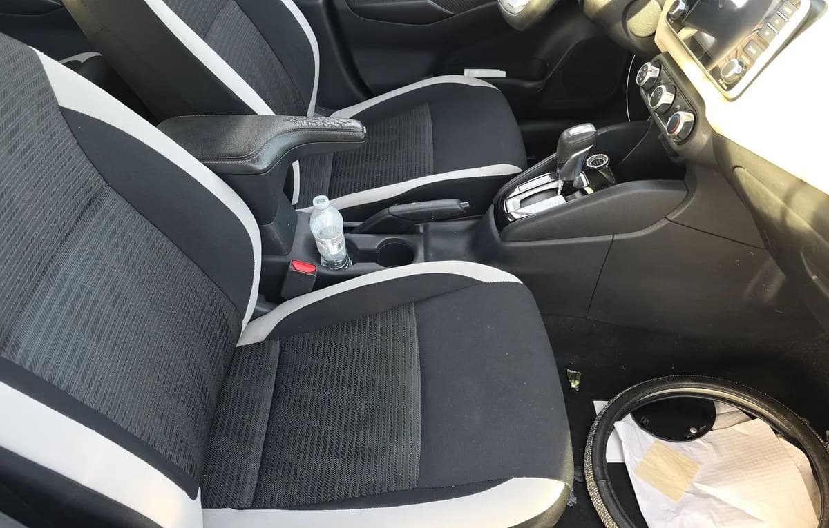 2020 NISSAN VERSA SV 5
