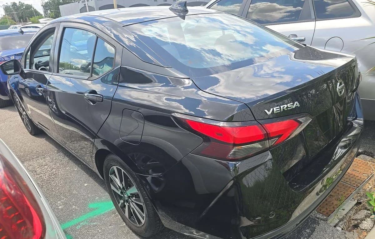 2021 NISSAN VERSA SV 3