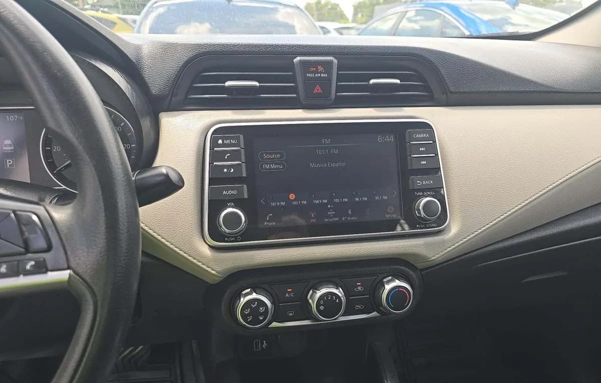 2021 NISSAN VERSA SV 7