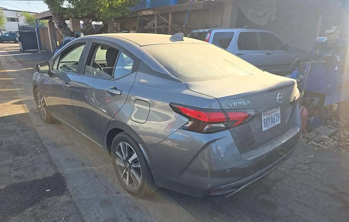2021 NISSAN VERSA SV 3