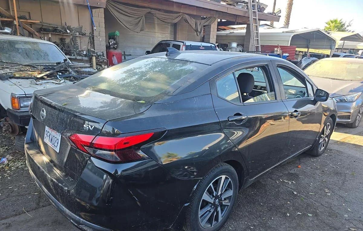 2021 NISSAN VERSA SV 4