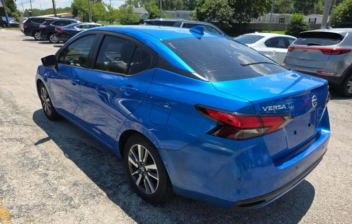 2021 NISSAN VERSA SV 3