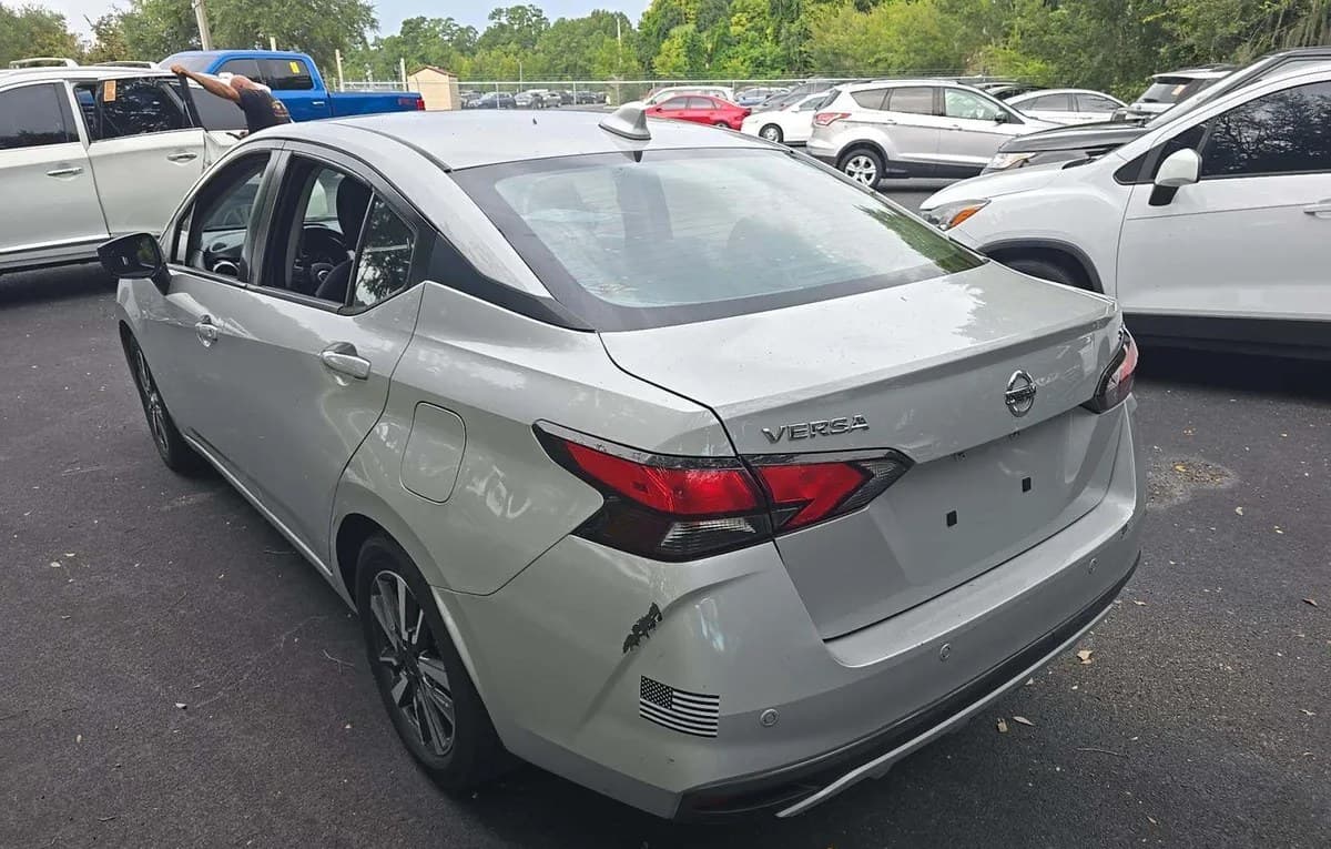 2021 NISSAN VERSA SV 2