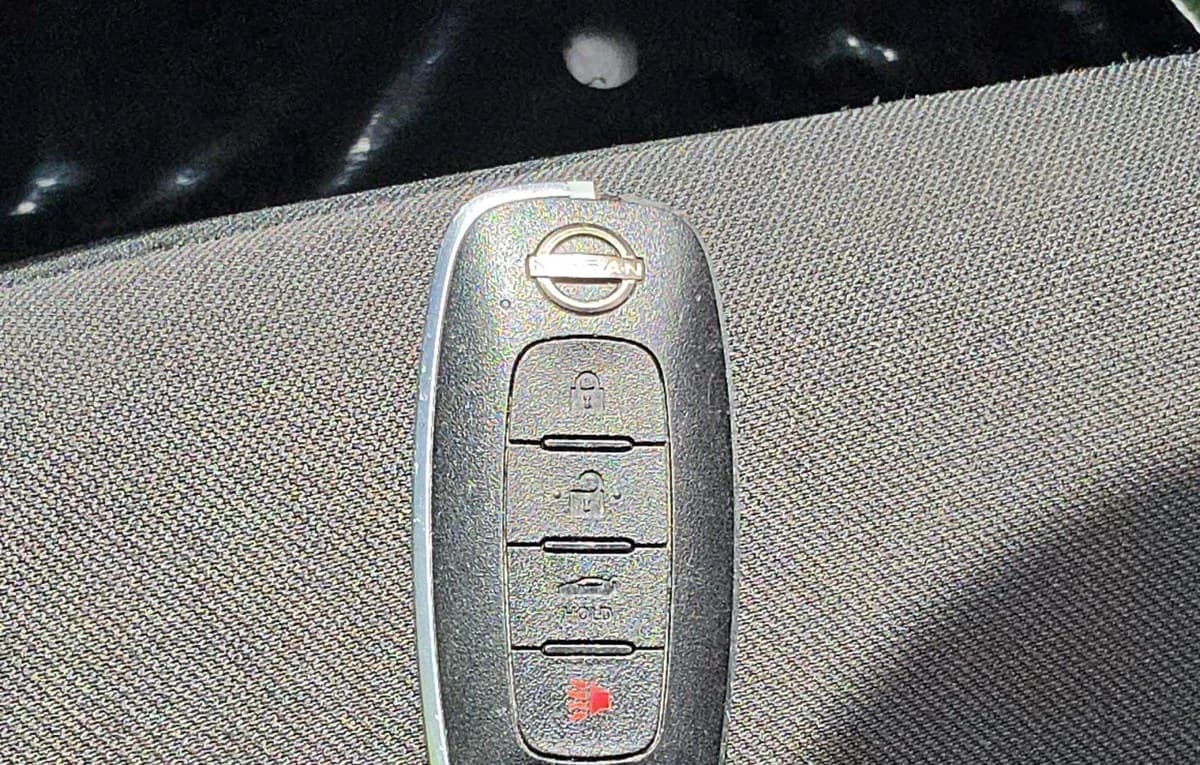 2024 NISSAN VERSA SV 5