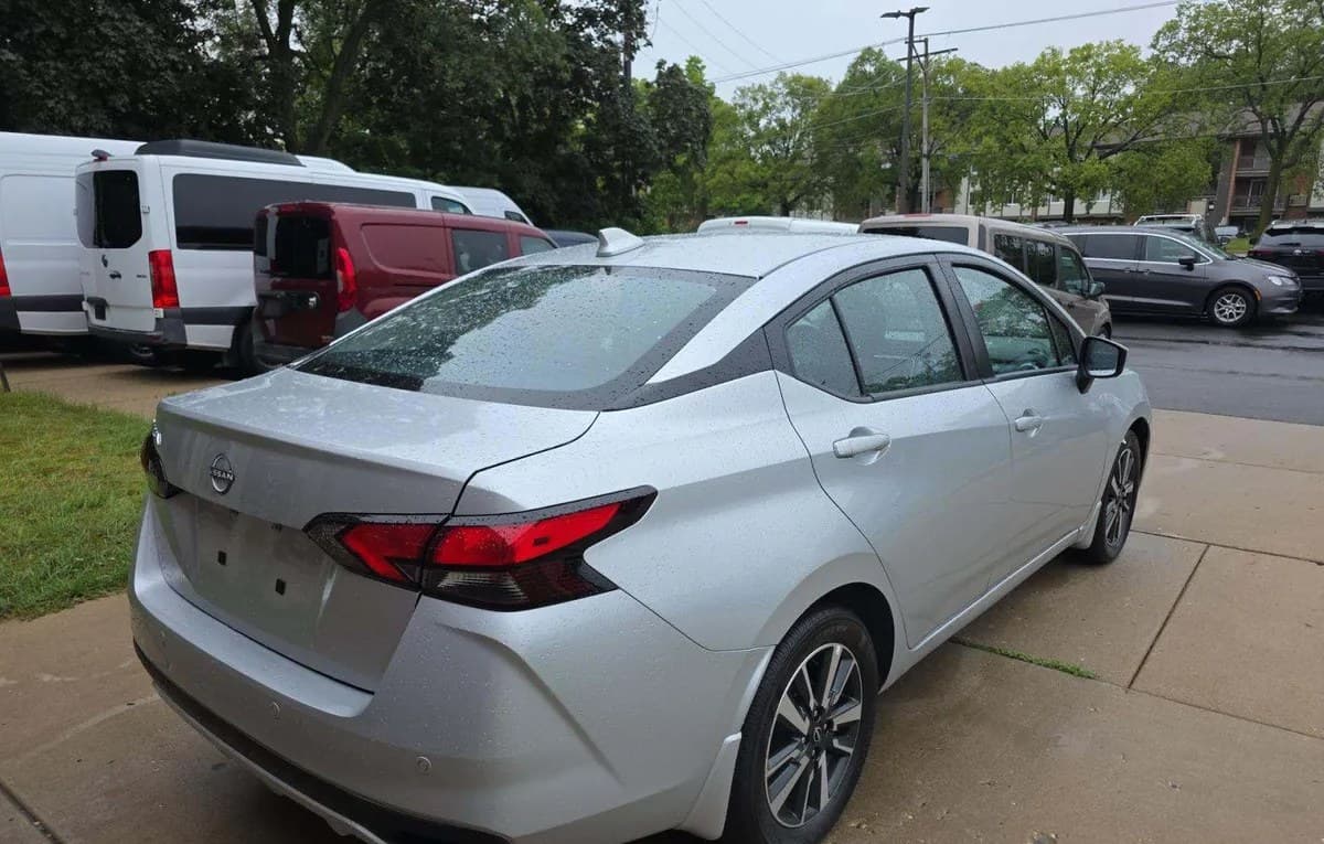 2025 NISSAN VERSA SV 4