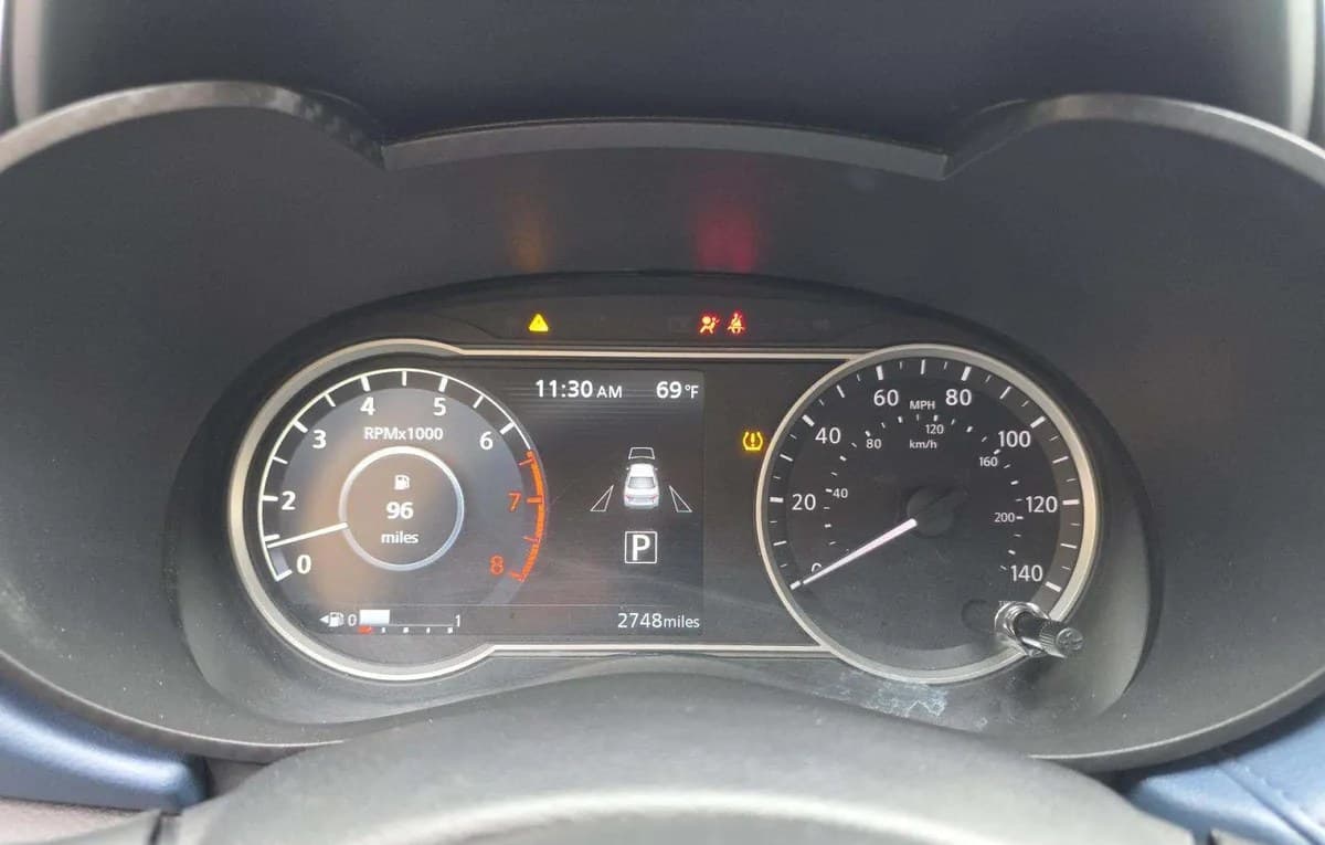 2025 NISSAN VERSA SV 6