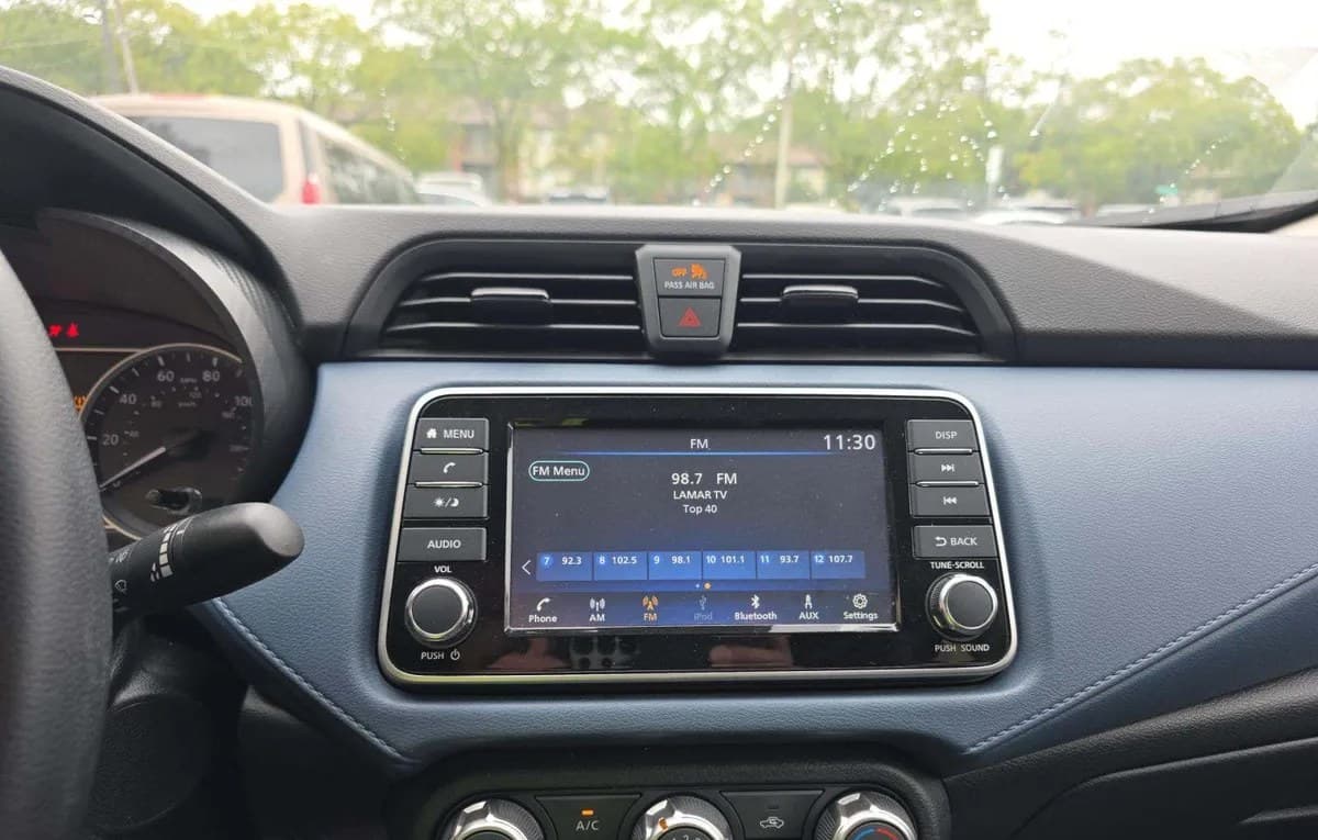 2025 NISSAN VERSA SV 7