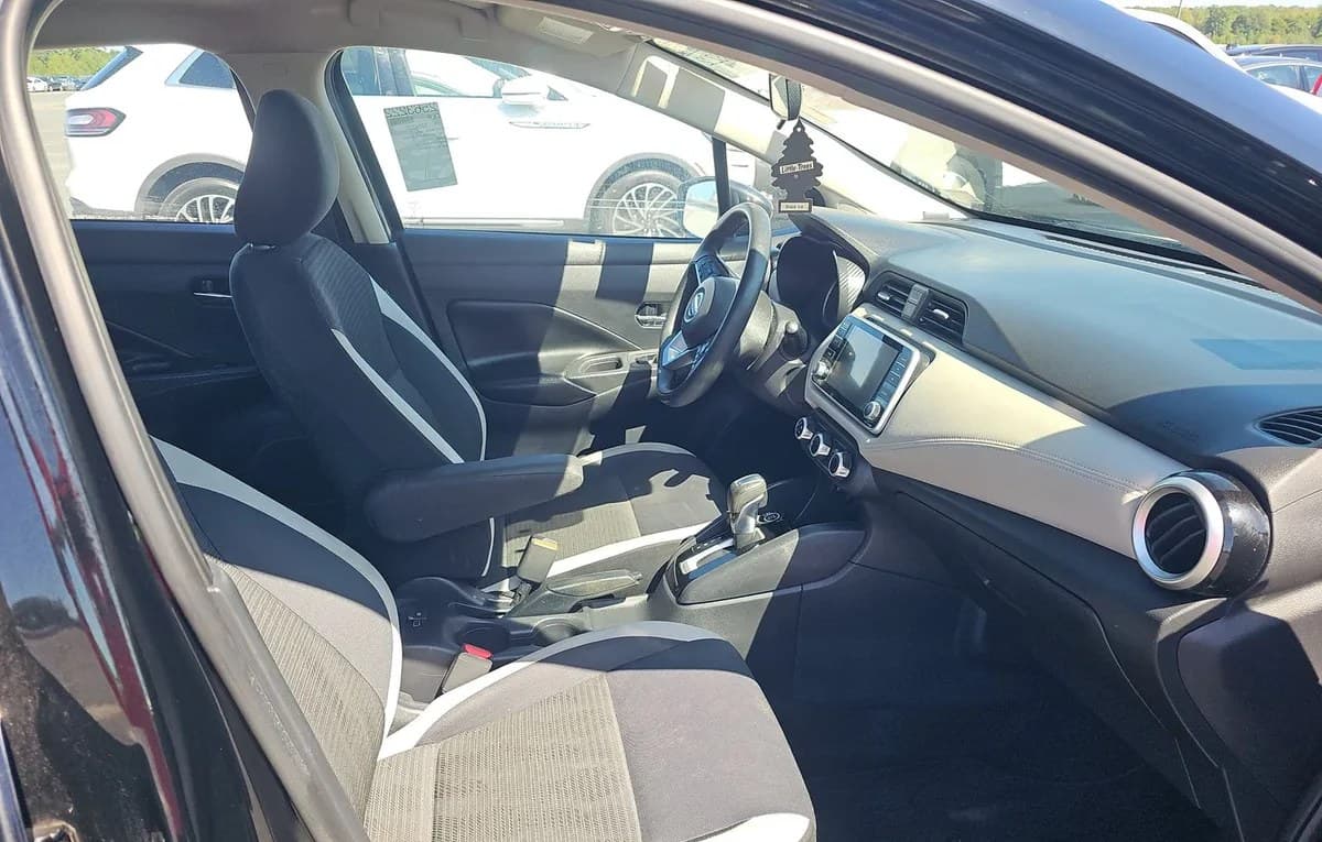 2020 NISSAN VERSA SV 4