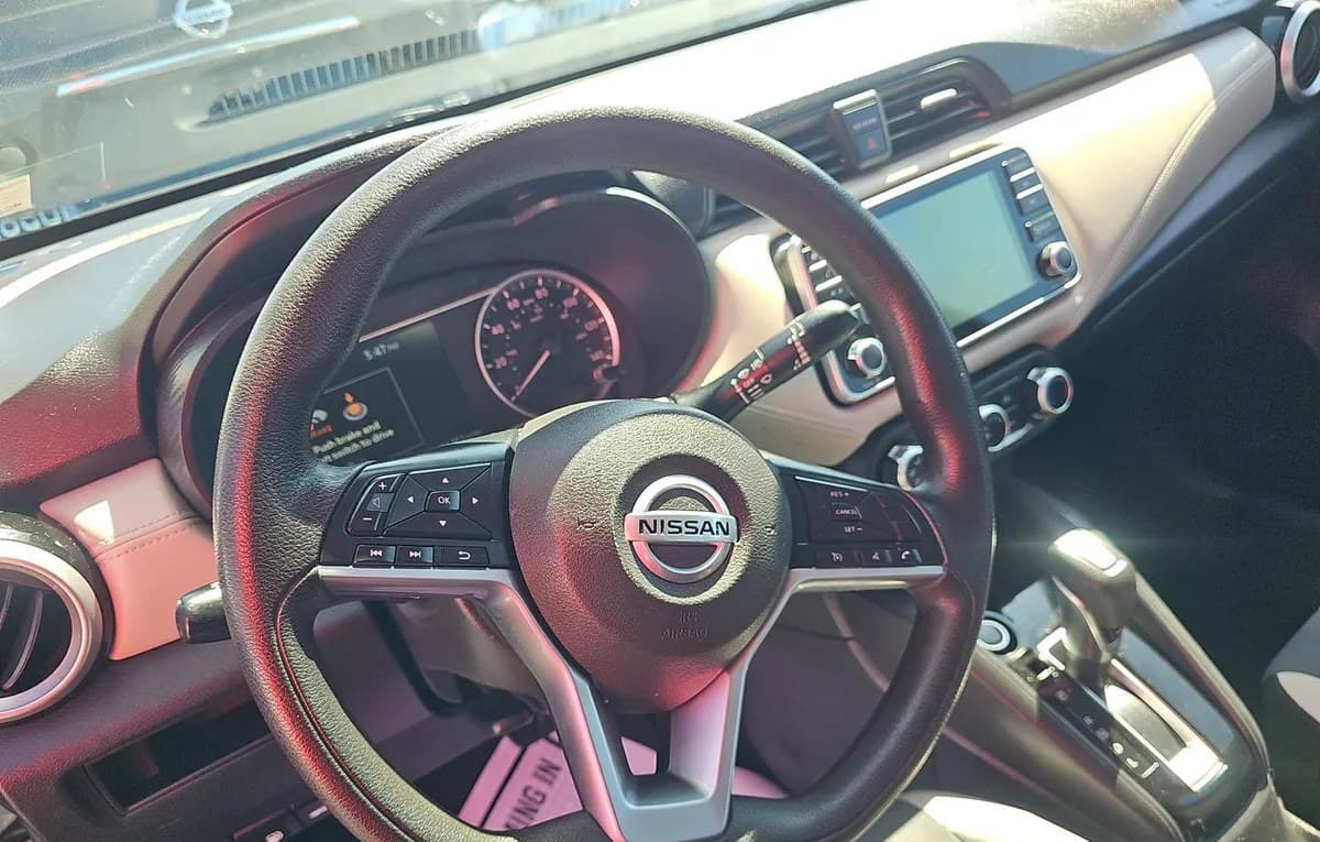 2020 NISSAN VERSA SV 6